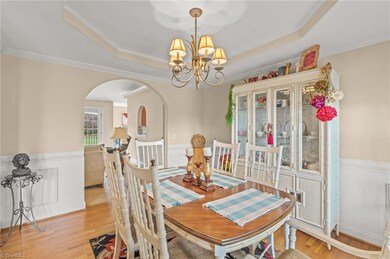 Formal Dining with Trey Ceiling