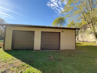 4409 Ophelia St, Newton Falls, OH 44444 - photo 2