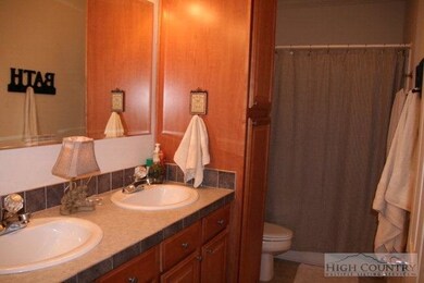 105 Peachtree Ln, Fleetwood, NC 28626 - photo 6