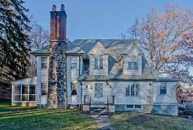 51 Lindbergh Ave, Holyoke, MA 01040 - photo 2