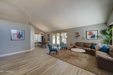 1204 E Todd Dr-6