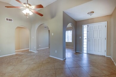 903 W Loughlin Dr-13