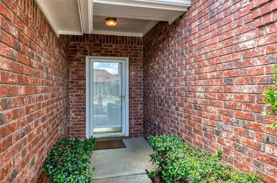 6409 Westgate Dr, North Richland Hills, TX 76182 - photo 4