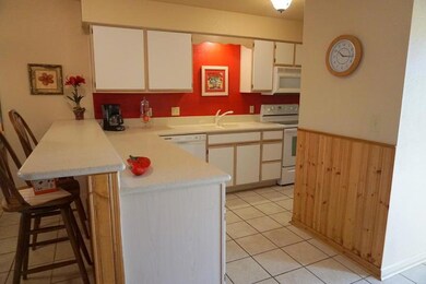 LIGHT AND BRIGHT KITCHEN