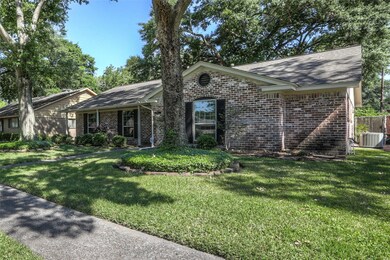 1122 Creekmont Dr, Houston, TX 77091 - photo 3