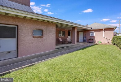 1256 E 12th St, Crum Lynne, PA 19022 - photo 3