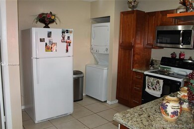 15401 SW 81st Cir Ln unit 11, Miami, FL 33193 - photo 7