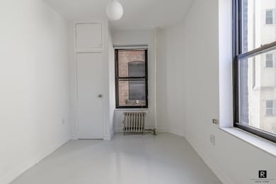 55 Ave C unit 1, Eastvill, NY 10009 - photo 5