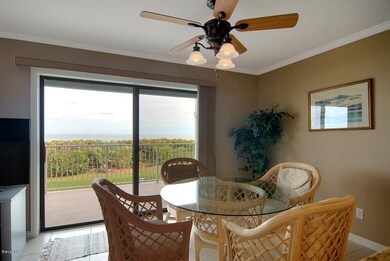 Breakfast nook over ocean
