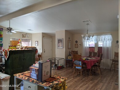 7610 Gem Area Dining