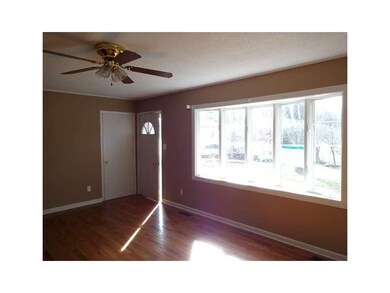 2105 Lauderdale Dr, Johnson City, TN 37601 - photo 5