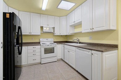 11133 W Emerald Dr unit 15C, Sun City, AZ 85351 - photo 3