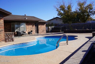 10829 Vista Lomas Dr, El Paso, TX 79935 - photo 5