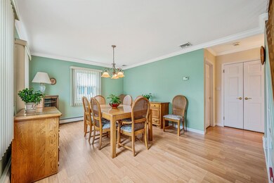 3 Appletree Ln, Levittown, NY 11756 - photo 4