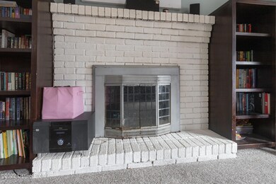 5504 Fran Ct, Louisville, KY 40291 - photo 4