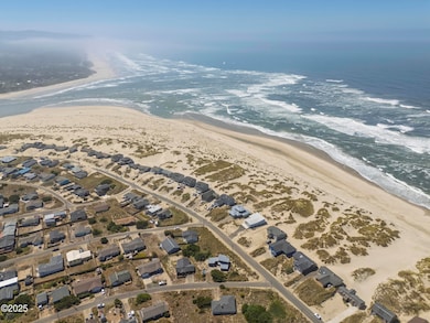 2005 NW Beachview Dr, Waldport, OR 97394 - photo 2