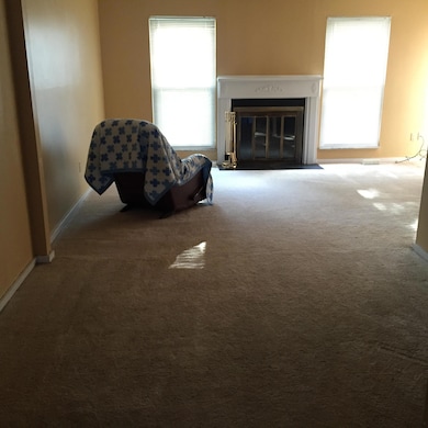 Living Room/Dining Area