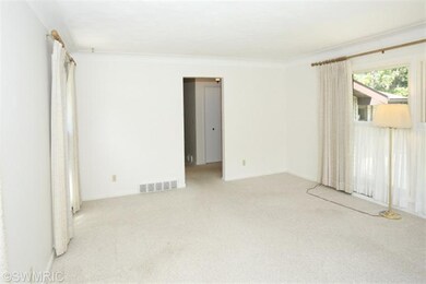 7581 Douglas Ave, Kalamazoo, MI 49009 - photo 3