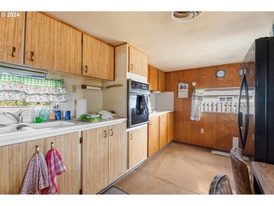 300 Ridings Ave, Molalla, OR 97038 - photo 4