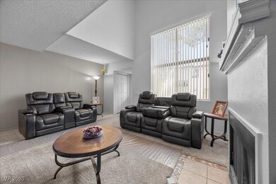 2420 Old Forge Ln unit 104, Las Vegas, NV 89121 - photo 2
