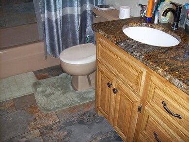 105 W Rock Creek Dr, Cache, OK 73527 - photo 2