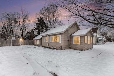 33 Fuller St, Saranac, MI 48881 - photo 2