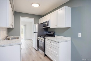 22121 Condon St, Oak Park, MI 48237 - photo 6