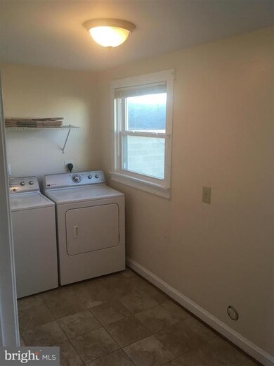 208 W 3rd Ave, Ranson, WV 25438 - photo 6