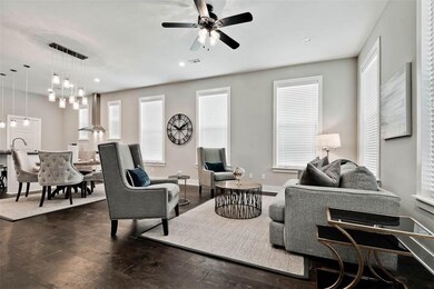 923 S Washington Ave, Fayetteville, AR 72701 - photo 3