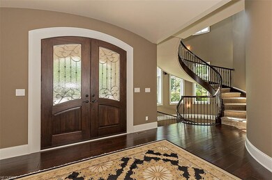 560 Bristol Dr, Aurora, OH 44202 - photo 3