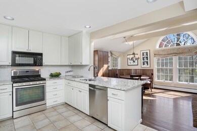 13 Dialstone Ln Riverside CT-large-012-3