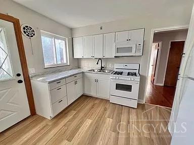 1116 Madeleine Cir, Cincinnati, OH 45231 - photo 3