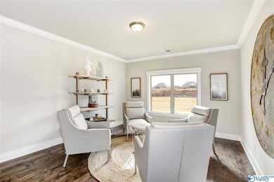 similar photo keeping room