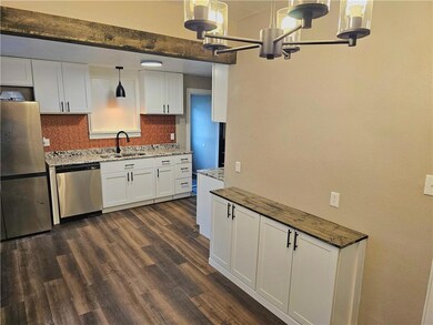 2430 Broadway Ave, Parsons, KS 67357 - photo 5