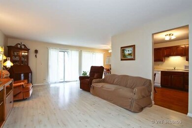 2156 Sunderland Ct unit 102B, Naperville, IL 60565 - photo 5