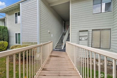 14401 SE Petrovitsky Rd unit F102, Renton, WA 98058 - photo 3