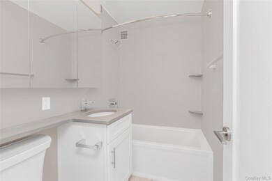 Manor Towers unit 3D, Bronx, NY 10463 - photo 6