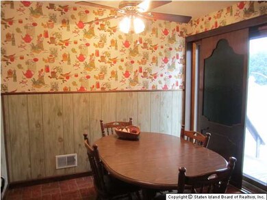 281 Elverton Ave, Staten Island, NY 10308 - photo 4