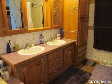 Master Bath/Spa Double vanity in large bathroom