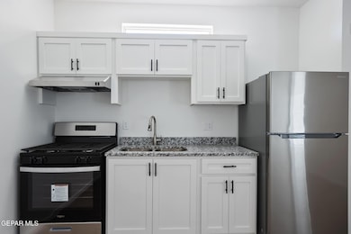 916 Saint Vrain St unit D, El Paso, TX 79901 - photo 6