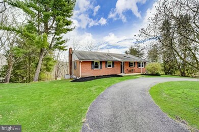 810 Mountainview Ave, Schwenksville, PA 19473 - photo 5