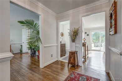 Gorgeous, soft neutral painted walls throughout se