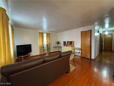 4 Walnut Ave, Bridgeport, OH 43912 - photo 7