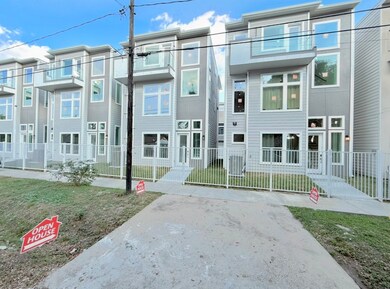 6715 Saint Augustine St, Houston, TX 77021 - photo 4