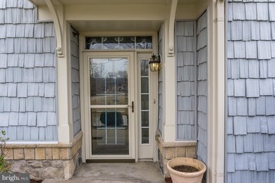 13969 Gullane Dr unit 125, Woodbridge, VA 22191 - photo 2