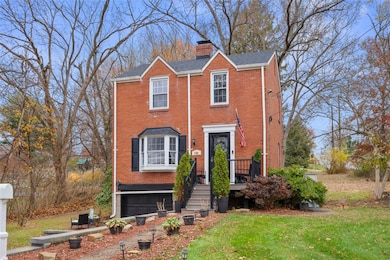 3300 Crestview Dr, Bethel Park, PA 15102 - photo 2