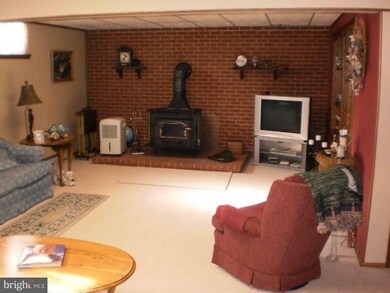 817 Carey Dr, Greencastle, PA 17225 - photo 6