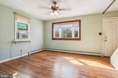 6377 Woodburn Ave, Elkridge, MD 21075 - photo 4