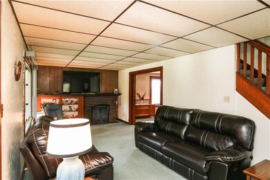 Living Room w/fireplace