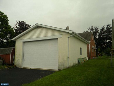 233 E Noble Ave, Shoemakersville, PA 19555 - photo 4